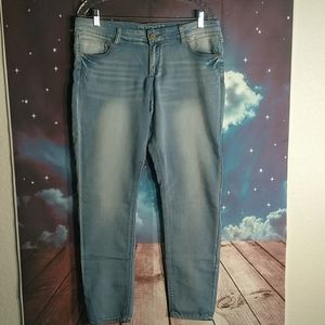 Rue 21 women's jeans size 13/14 R